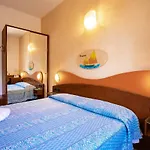 Hotel Miramare Ristorante Convegni Aperto Tutto L'anno 4*
