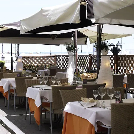 Miramare Ristorante Convegni Aperto Tutto L'anno 4*