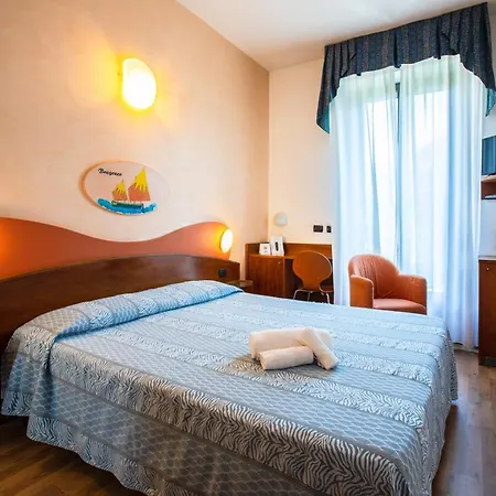 Hotel Miramare Hotel Ristorante Convegni 4*