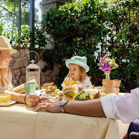 Miramare Ristorante Convegni 호텔 4*