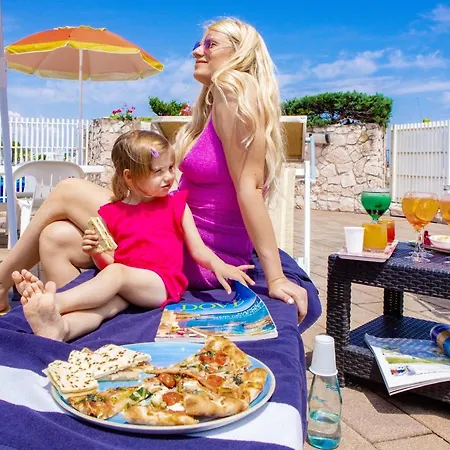 Hotel Miramare Hotel Ristorante Convegni 4*