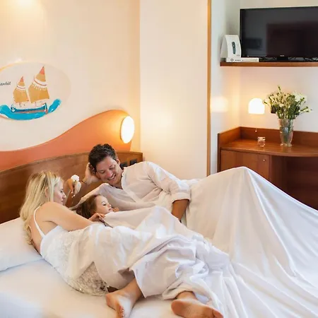 Miramare Hotel Ristorante Convegni 4*