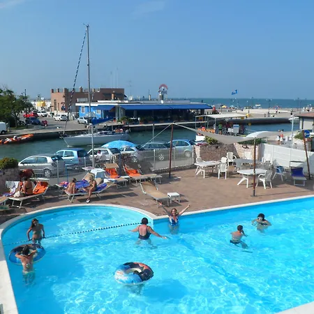 ホテル Miramare Ristorante Convegni チェゼナーティコ