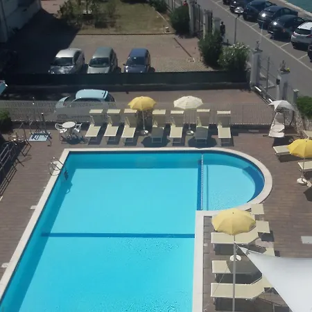 Miramare Ristorante Convegni ホテル 4*