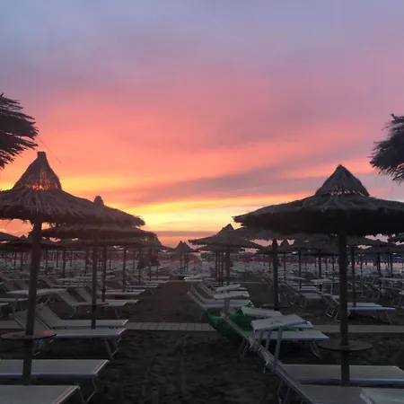 Miramare Ristorante Convegni 호텔 4*