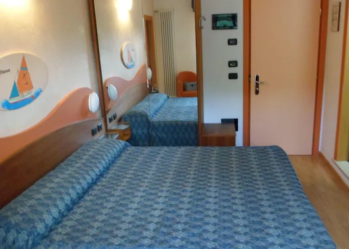 Hotel Miramare Hotel Ristorante Convegni Aperto Tutto L'Anno Cesenatico