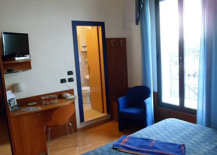 Miramare Ristorante Convegni Aperto Tutto L'anno 4*