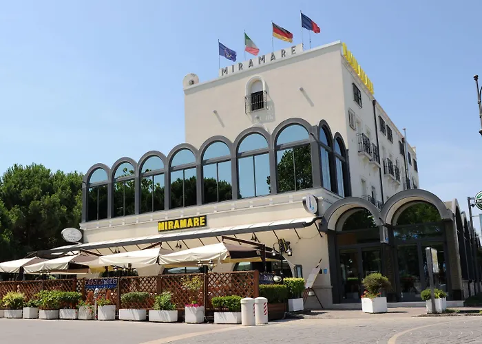 호텔 Miramare Ristorante Convegni Aperto Tutto L'anno 체제나티코